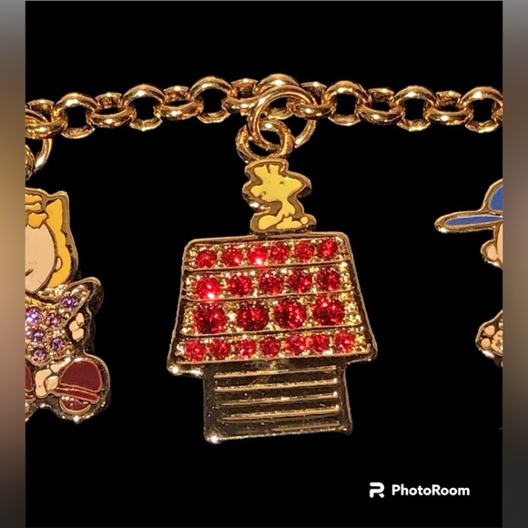 THE DANBURY MINT PEANUTS
CHARMS BRACELET GOLD WITH RHINESTONE RARE/ COLLECTIBLE - Picture 7 of 16